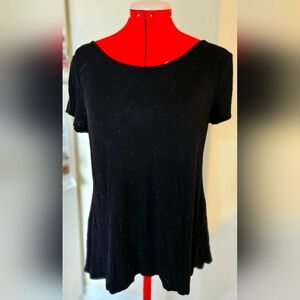 Cable & Gauge Black Short Sleeve Tee with Button Acvent On Back